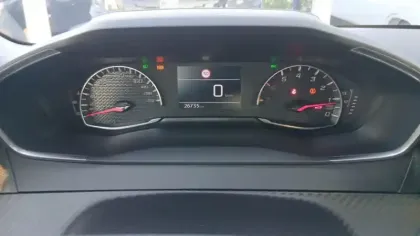 Photo 17 Peugeot 208  PureTech 100 S&S BVM6