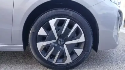 Photo 14 Peugeot 208  PureTech 100 S&S BVM6