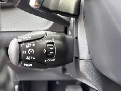 Photo 14 Peugeot 208  Hybrid 110 e-DCS6