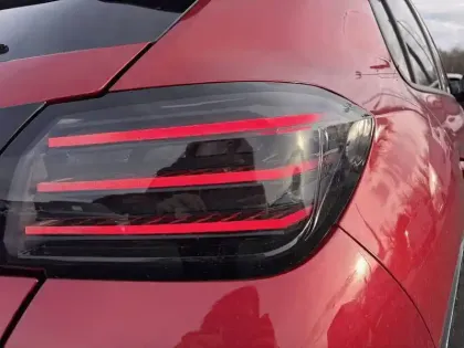 Photo 16 Peugeot 208  Hybrid 110 e-DCS6