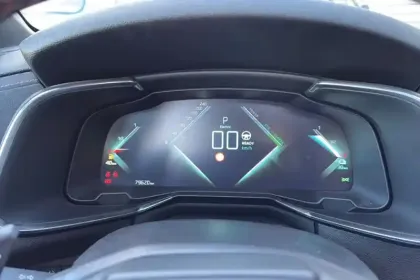 Photo 43 DS DS 7 DS7 Crossback Hybride E-Tense 300 EAT8 4x4