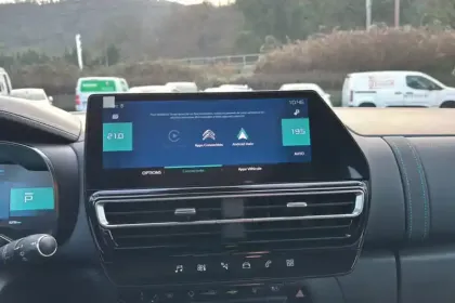 Photo 27 Citroën C5 aircross  Hybride Rechargeable 225 e-EAT8