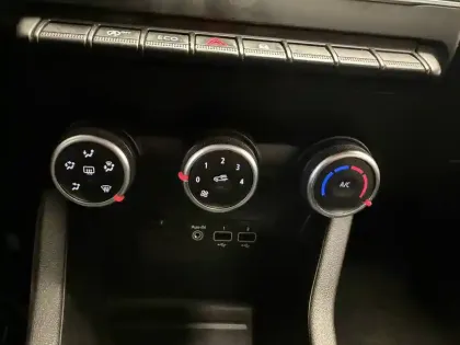 Photo 37 Renault Clio  Blue dCi 100 - 21N