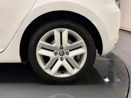 Photo 25 Renault Clio Gén. V (BJA) Ph1 Business 5