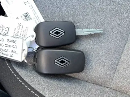 Photo 20 Renault Clio  Eco-G 100 ch GSR2