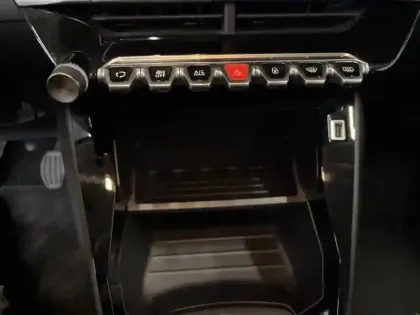 Photo 50 Peugeot 208  PURETECH 75 S&S BVM5