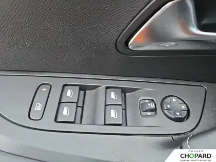 Photo 97 Peugeot 2008  PureTech 130 S&S EAT8