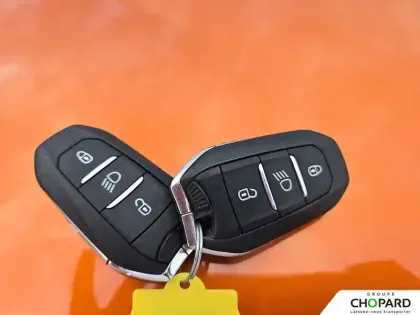 Photo 57 Peugeot 2008  PureTech 130 S&S EAT8