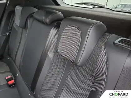 Photo 18 Peugeot 2008  PureTech 130 S&S EAT8