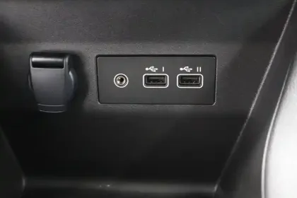 Photo 35 Renault Clio Gén. V (BJA) Ph2 Evolution 5