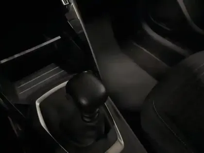 Photo 48 Peugeot 208  PureTech 100 S&S BVM6