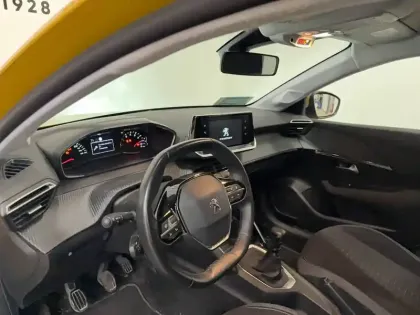 Photo 46 Peugeot 208  PureTech 100 S&S BVM6