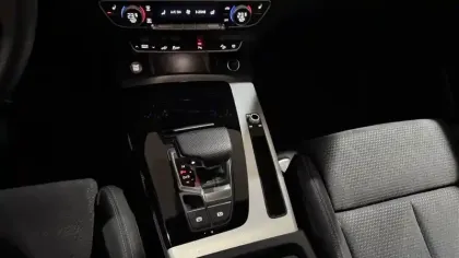 Photo 10 Audi Q5  55 TFSIe 367 S tronic 7 Quattro