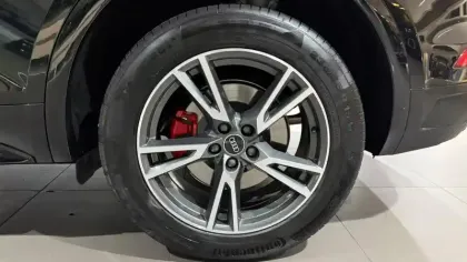 Photo 31 Audi Q5  55 TFSIe 367 S tronic 7 Quattro