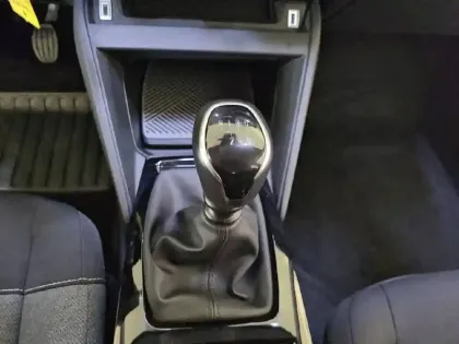 Photo 13 Citroën C4  PureTech 100 BVM6