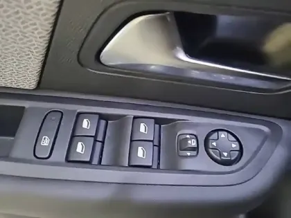 Photo 91 Citroën C4  BlueHDi 130 EAT8