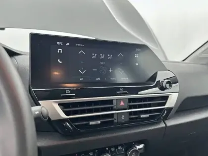 Photo 45 Citroën C4  Hybride 100 e-DCS6