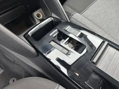 Photo 37 Citroën C4  Hybride 100 e-DCS6