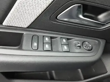 Photo 18 Citroën C4  PureTech 130 S&S EAT8