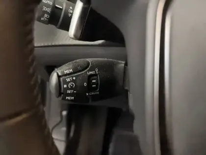 Photo 16 Peugeot 208  PureTech 100 S&S EAT8