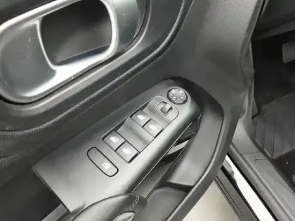 Photo 17 Citroën C5 aircross  Hybride Rechargeable 225 e-EAT8