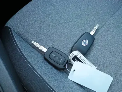 Photo 19 Renault Clio  Eco-G 100 ch GSR2