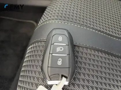 Photo 14 Peugeot 2008  Electrique 136 ch