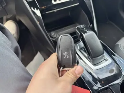 Photo 22 Peugeot 208  Electrique 50 kWh 136ch