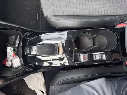 Photo 13 Peugeot 208  Electrique 50 kWh 136ch