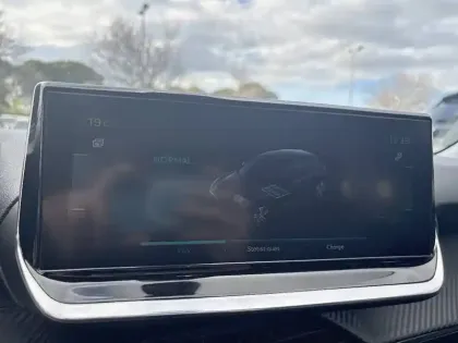 Photo 20 Peugeot 208  Electrique 50 kWh 136ch