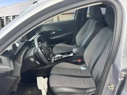 Photo 8 Peugeot 208  Electrique 50 kWh 136ch