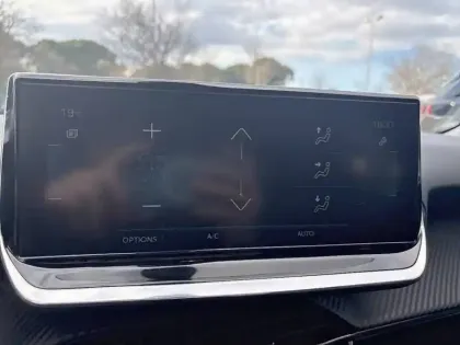 Photo 15 Peugeot 208  Electrique 50 kWh 136ch