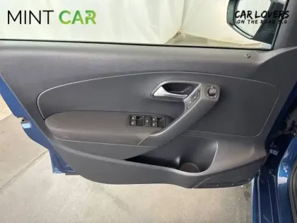 Photo 20 Volkswagen Polo  1.0 75