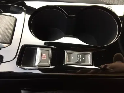 Photo 21 Peugeot 2008  Hybrid 145 e-DCS6