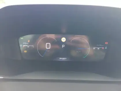 Photo 17 Peugeot 2008  Hybrid 145 e-DCS6