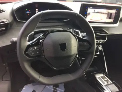 Photo 15 Peugeot 2008  Hybrid 145 e-DCS6