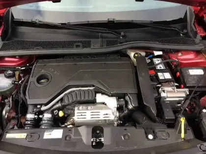 Photo 26 Peugeot 2008  Hybrid 145 e-DCS6