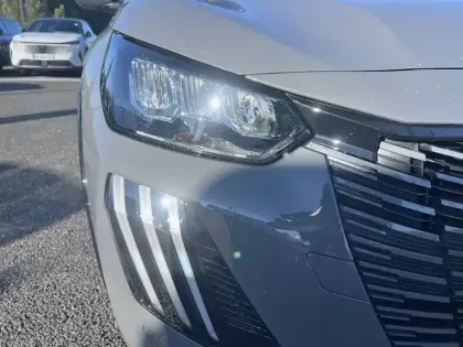 Photo 15 Peugeot 208  Hybrid 110 e-DCS6