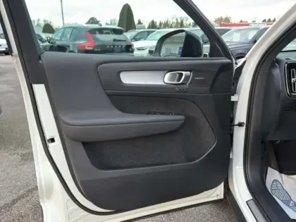 Photo 11 Volvo Xc40  B3 163 ch DCT7