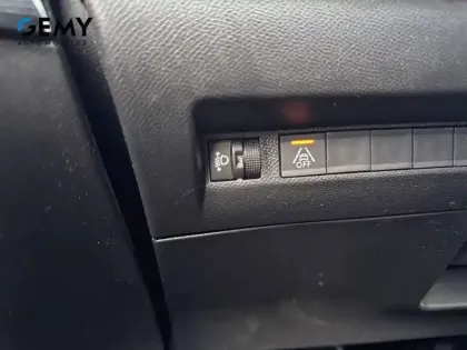 Photo 14 Peugeot 208  BlueHDi 100 S&S BVM6