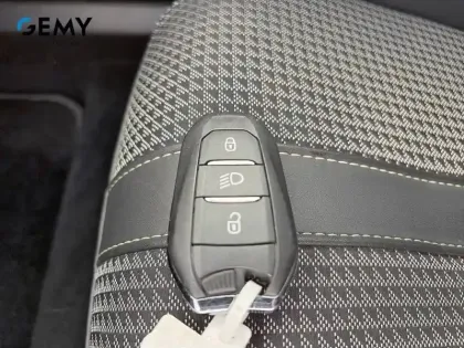 Photo 14 Peugeot 2008  Electrique 136 ch