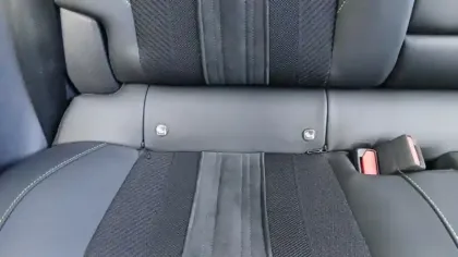 Photo 33 Peugeot 408  Hybrid 145 e-DCS6