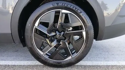 Photo 52 Peugeot 408  Hybrid 145 e-DCS6