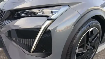 Photo 111 Peugeot 408  Hybrid 145 e-DCS6