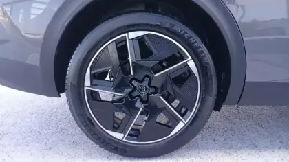 Photo 13 Peugeot 408  Hybrid 145 e-DCS6