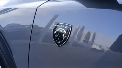 Photo 110 Peugeot 408  Hybrid 145 e-DCS6