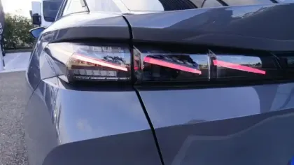 Photo 72 Peugeot 408  Hybrid 145 e-DCS6