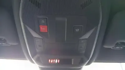 Photo 68 Peugeot 408  Hybrid 145 e-DCS6