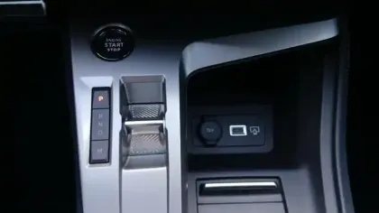 Photo 74 Peugeot 408  Hybrid 145 e-DCS6