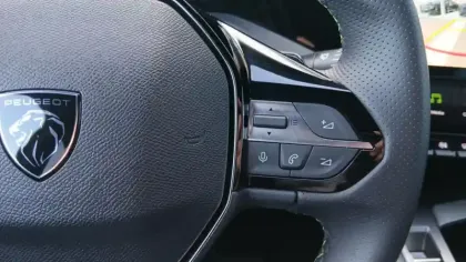 Photo 118 Peugeot 408  Hybrid 145 e-DCS6